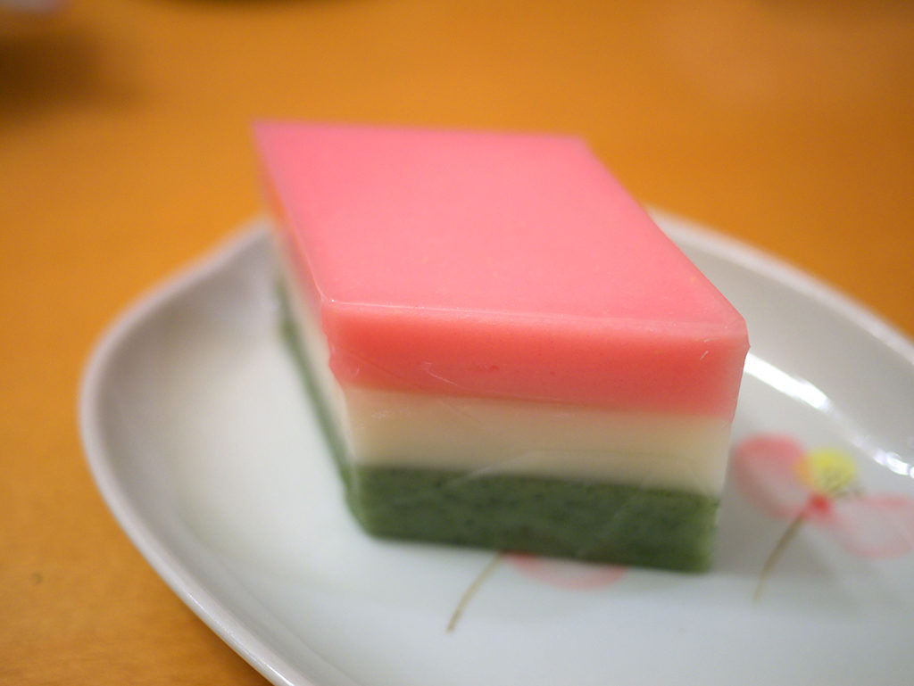 儀式　雛祭り　節句　慈しむ　菱餅　